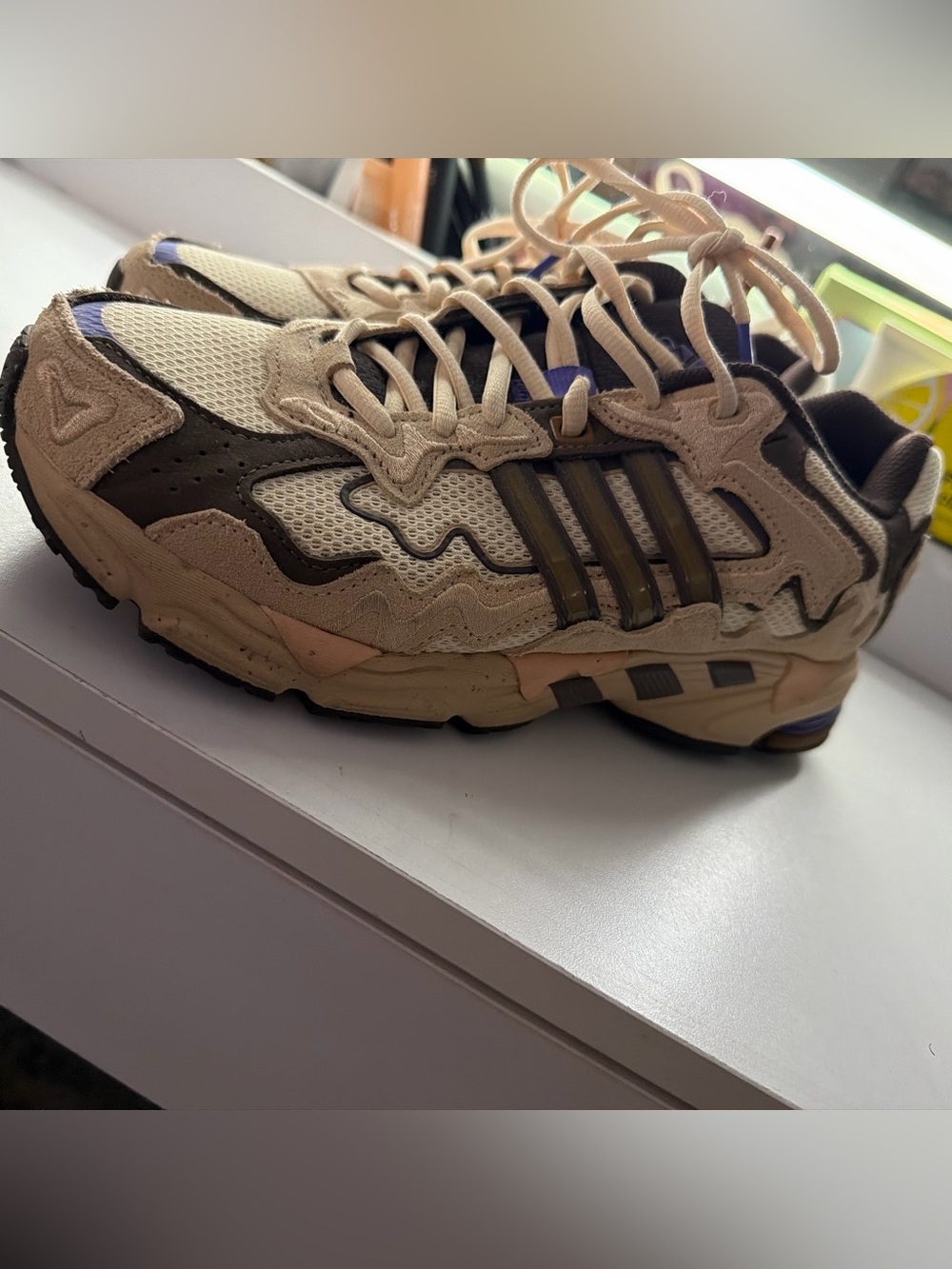Bad bunny Adidas “paso fino” Size 9 women